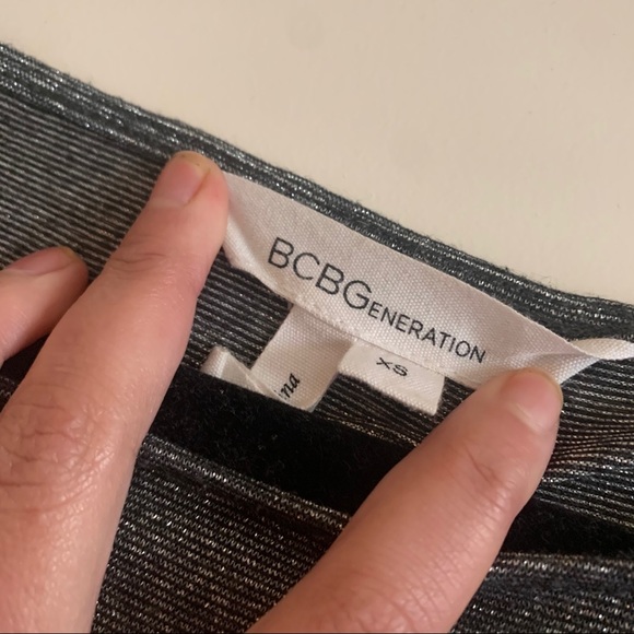 BCBGENERATION High low short sleeved silver top XS - Picture 3 of 3